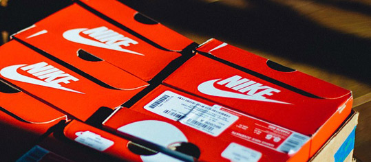UBS: Nike "hold"