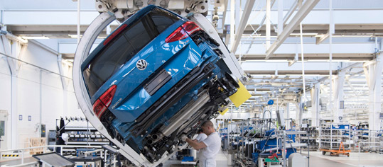 Fließbandherstellung der Volkswagen AG
