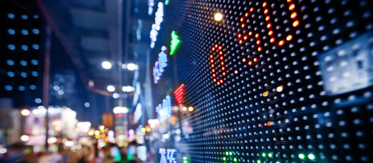 LED Tafel an Außenbereich eines Gebäudes